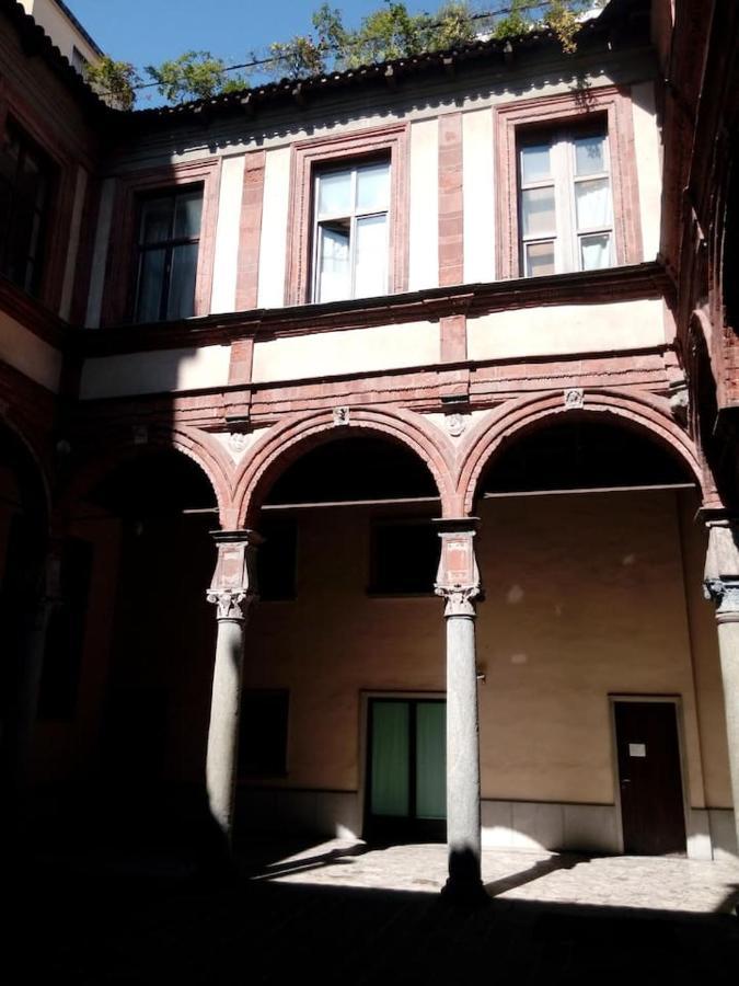 ℒovely & ℰlegant Studio Next To Duomo/Missori Milão Exterior foto