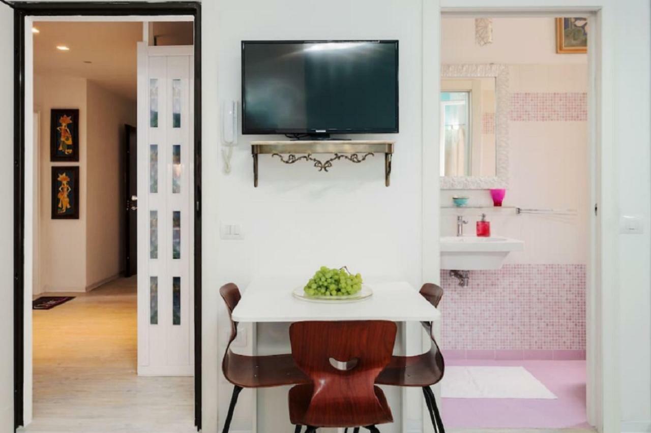ℒovely & ℰlegant Studio Next To Duomo/Missori Milão Exterior foto