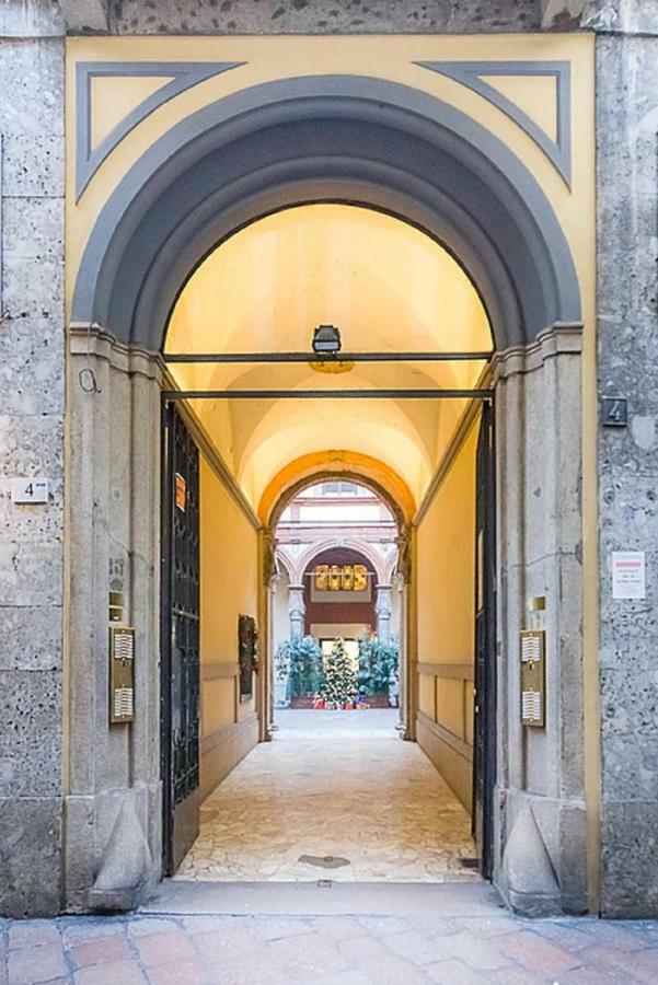 ℒovely & ℰlegant Studio Next To Duomo/Missori Milão Exterior foto